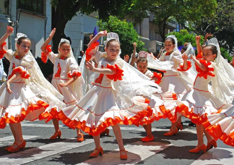 Private chef serving a fine dining meal in Spain, creating an intimate and luxurious culinary atmosphere.